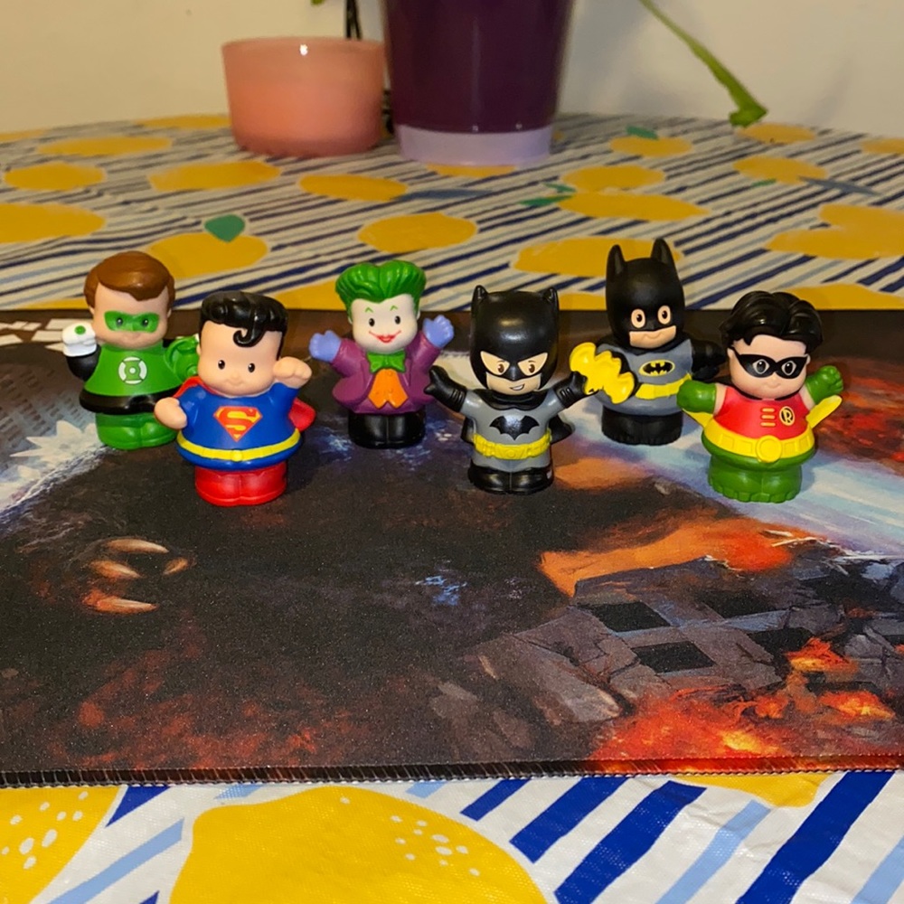 Sold - other platform Fisher Price - Little People - DC Themed